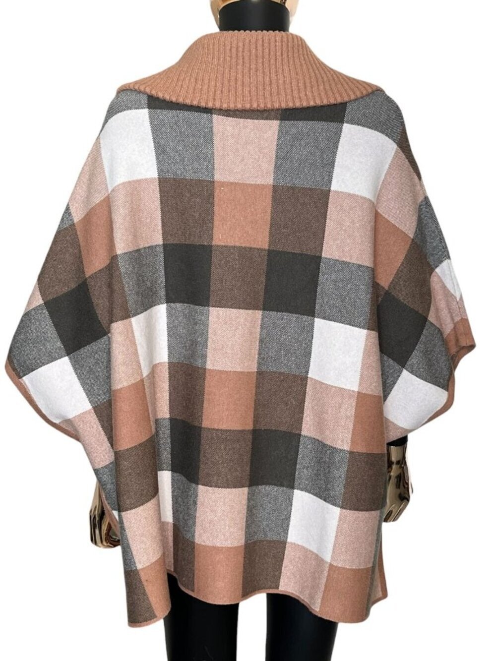 Tahari Plaid Zip Front Poncho Cape Sweater S/M Beige Brown Cream Soft - Picture 3 of 11